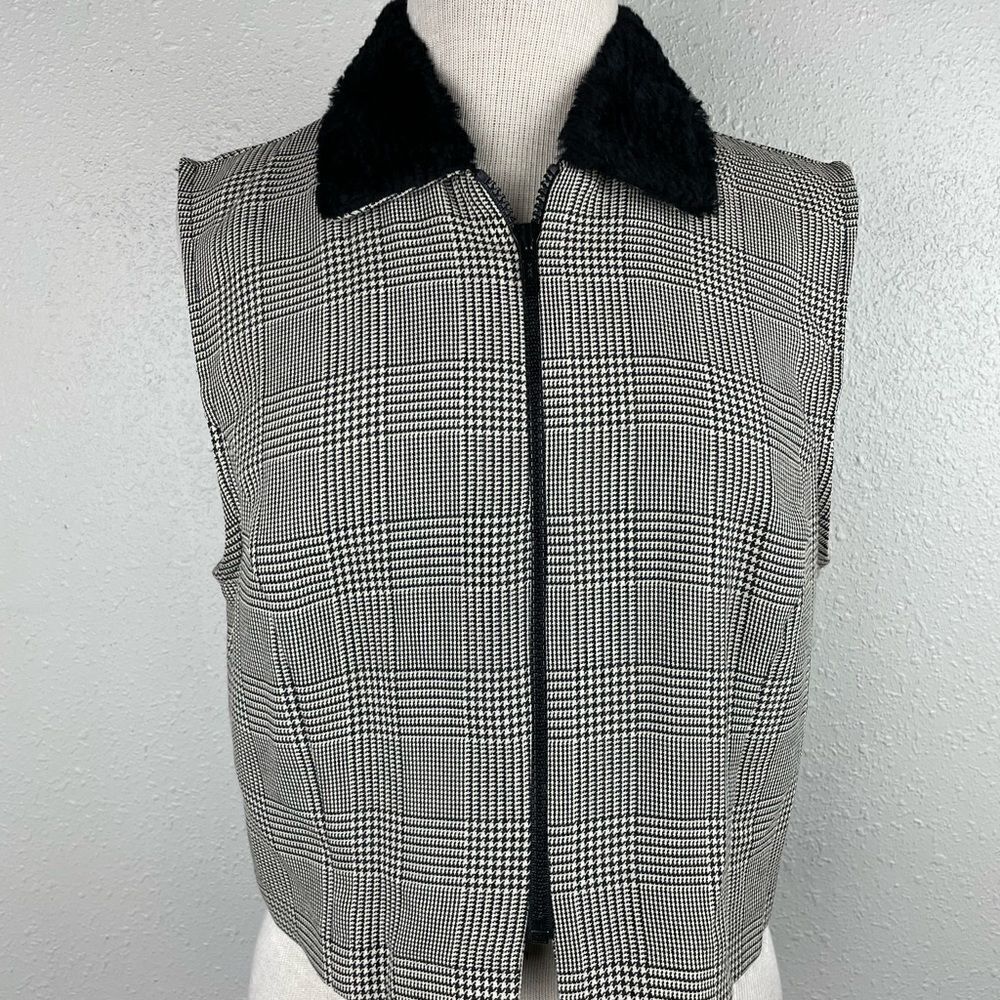Melissa Collection Full Zip Sleeveless Cropped Vest Size 10
